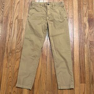 American Eagle Next Level Flex in dark tan